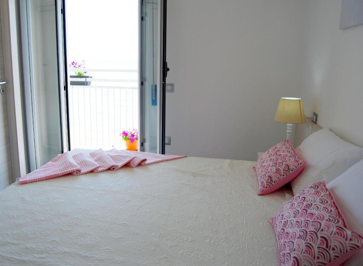 B&B Capo Rizzuto Fronte Mare Экстерьер фото