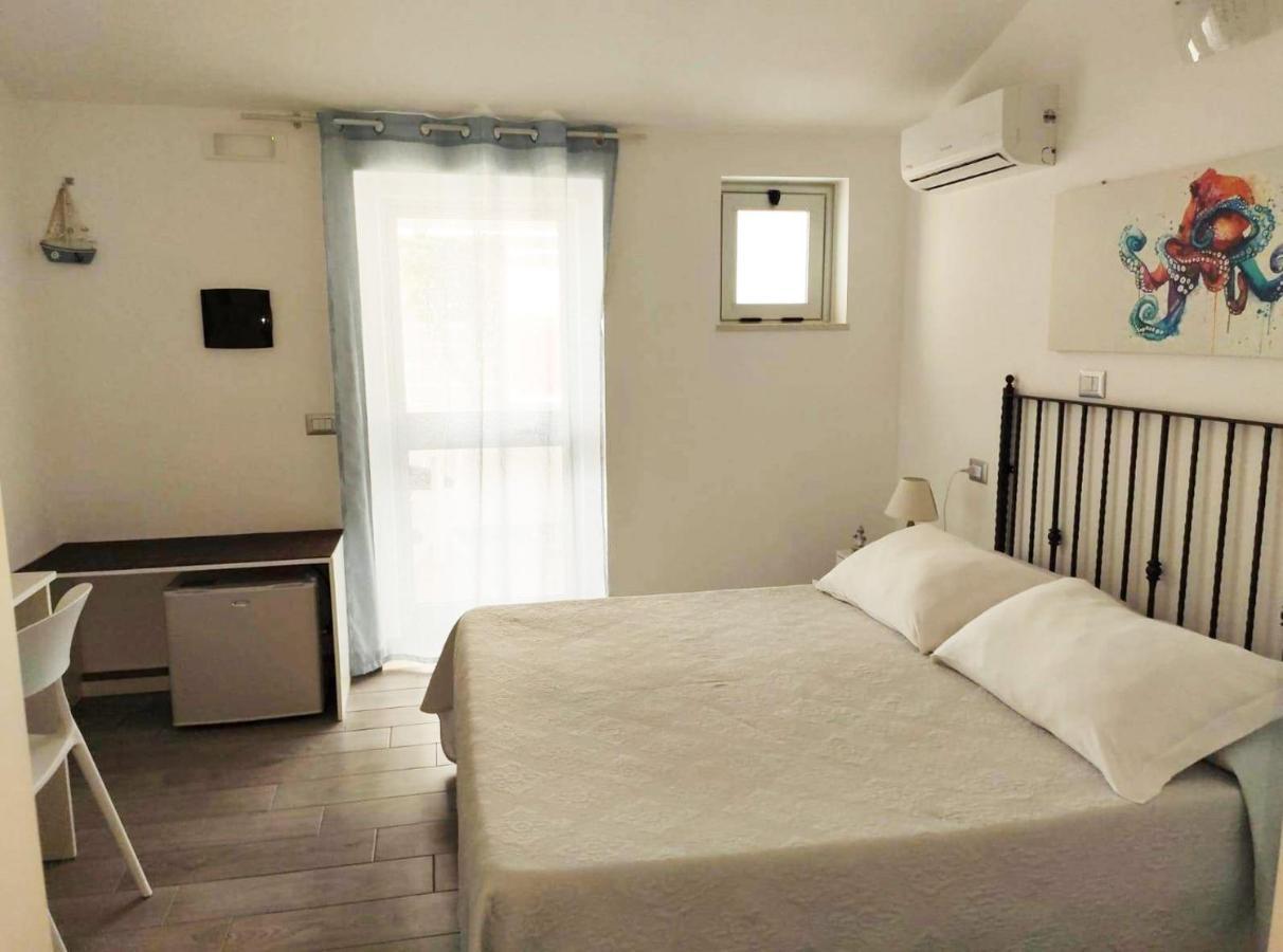 B&B Capo Rizzuto Fronte Mare Экстерьер фото