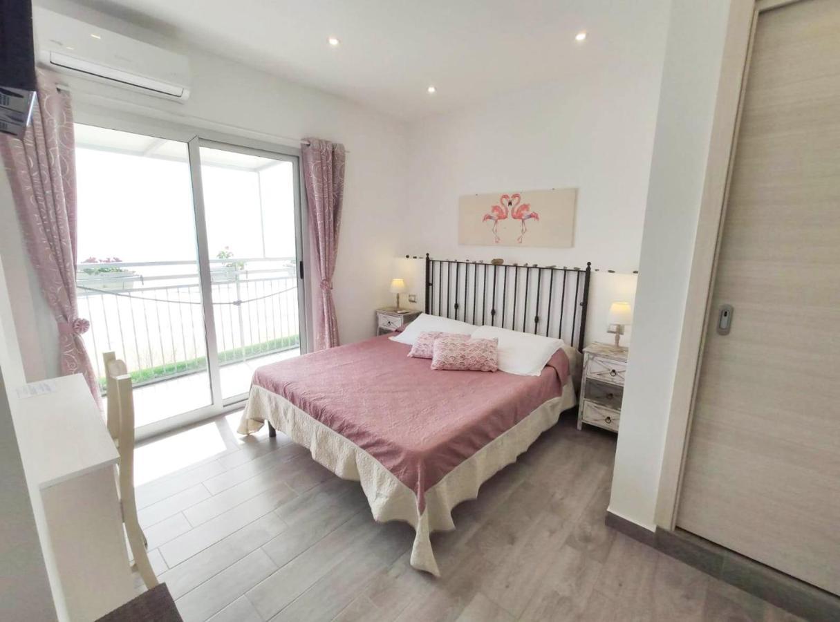 B&B Capo Rizzuto Fronte Mare Экстерьер фото