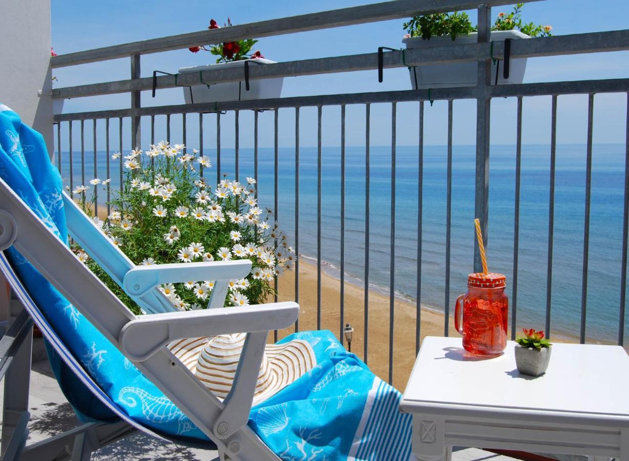 B&B Capo Rizzuto Fronte Mare Экстерьер фото