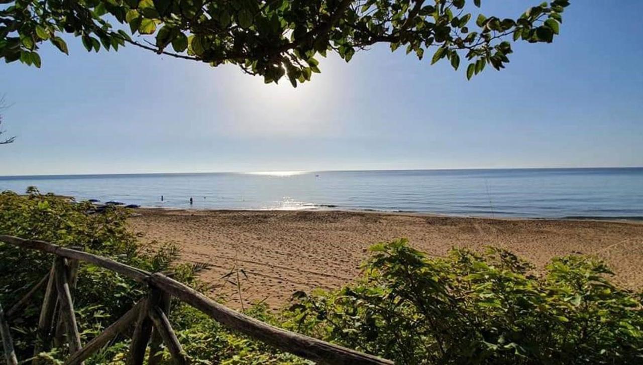 B&B Capo Rizzuto Fronte Mare Экстерьер фото